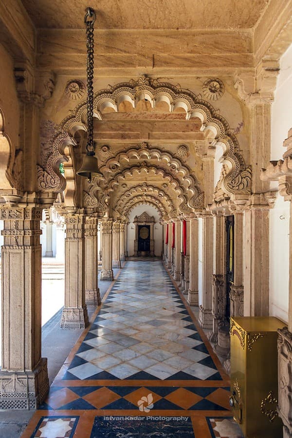 Hutheesing Jain Temple, Ahmedabad , India Hutheesing Jain Temple, Ahmedabad , India